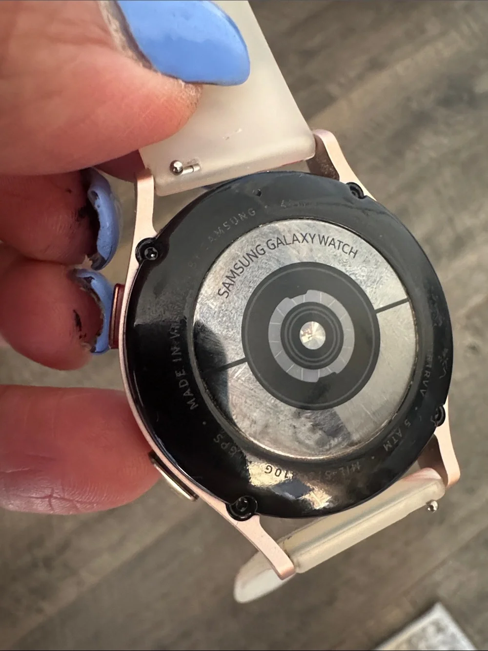 SAMSUNG GALAXY WATCH 4 with FLORAL SILICONE BAND